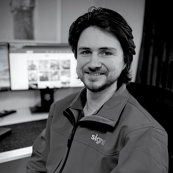 Alex Thomson - Cameraman & Editor